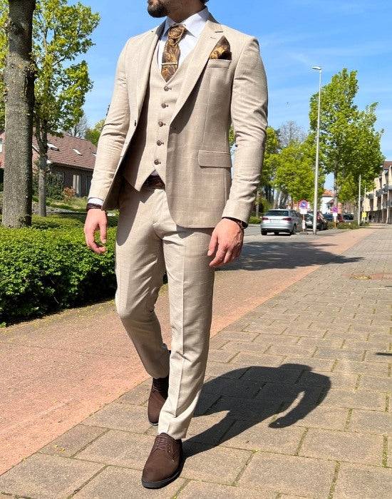 Beige pakken voor een rustige stijl | Henk ter Horst